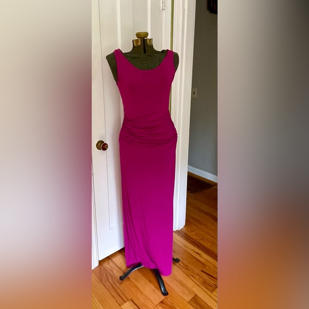 Tank-style maxi maternity dress w ruched waist and side slit. pink , size M